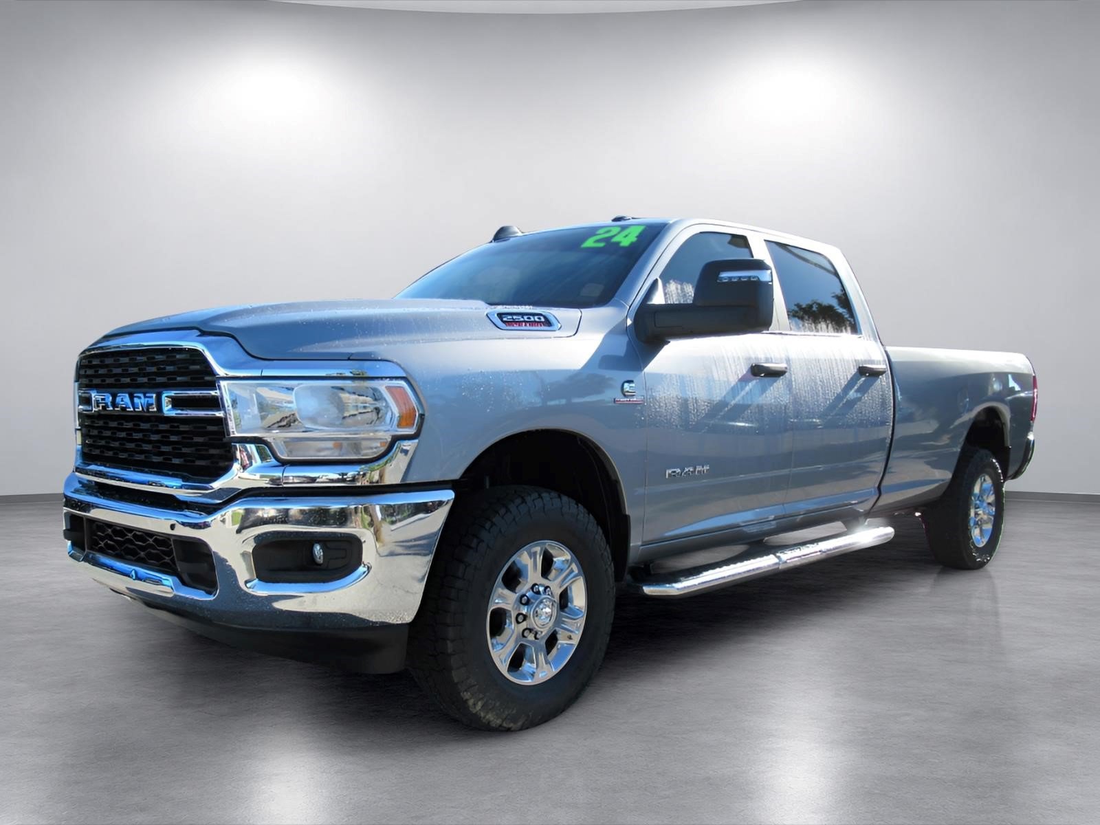 Used 2024 RAM 2500 Big Horn AWD/4WD image 3