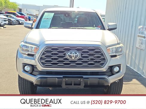 Used 2020 Toyota Tacoma TRD Off-Road w/ Technology Package AWD/4WD image 2