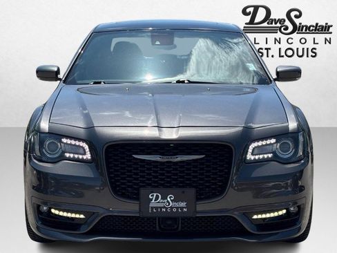 Used 2018 Chrysler 300 S w/ 300S Premium Group AWD/4WD image 8