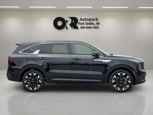 Used 2025 Kia Sorento SX FWD image 6
