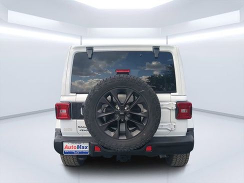 Used 2025 Jeep Wrangler Unlimited Sahara image 4