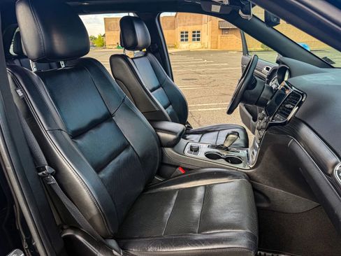 Used 2019 Jeep Grand Cherokee Limited w/ Luxury Group II image 18