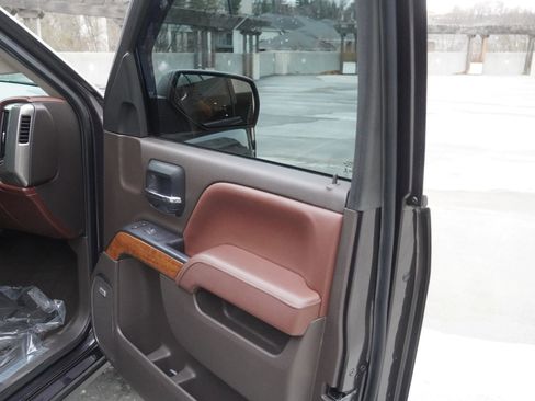 Used 2014 Chevrolet Silverado 1500 High Country w/ High Country Premium Package image 8