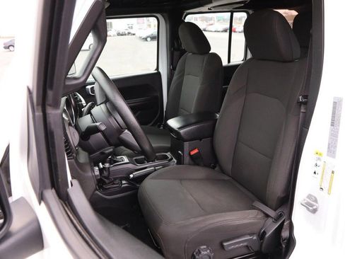 Used 2018 Jeep Wrangler Unlimited Sport image 9