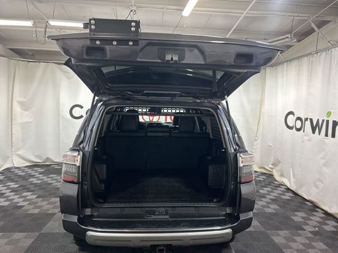 Used 2022 Toyota 4Runner TRD Off-Road Premium image 18