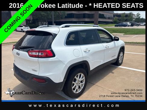 Used 2016 Jeep Cherokee Latitude w/ Safety/Convenience Group AWD/4WD image 3