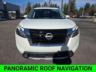 Used 2023 Nissan Pathfinder SL
