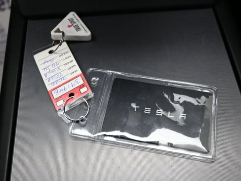 Used 2026 Tesla Model Y Long Range AWD/4WD image 37