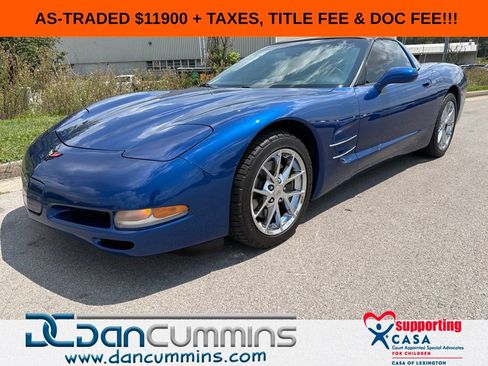 Used 2002 Chevrolet Corvette Coupe w/ Preferred Equipment Group2 RWD image 1