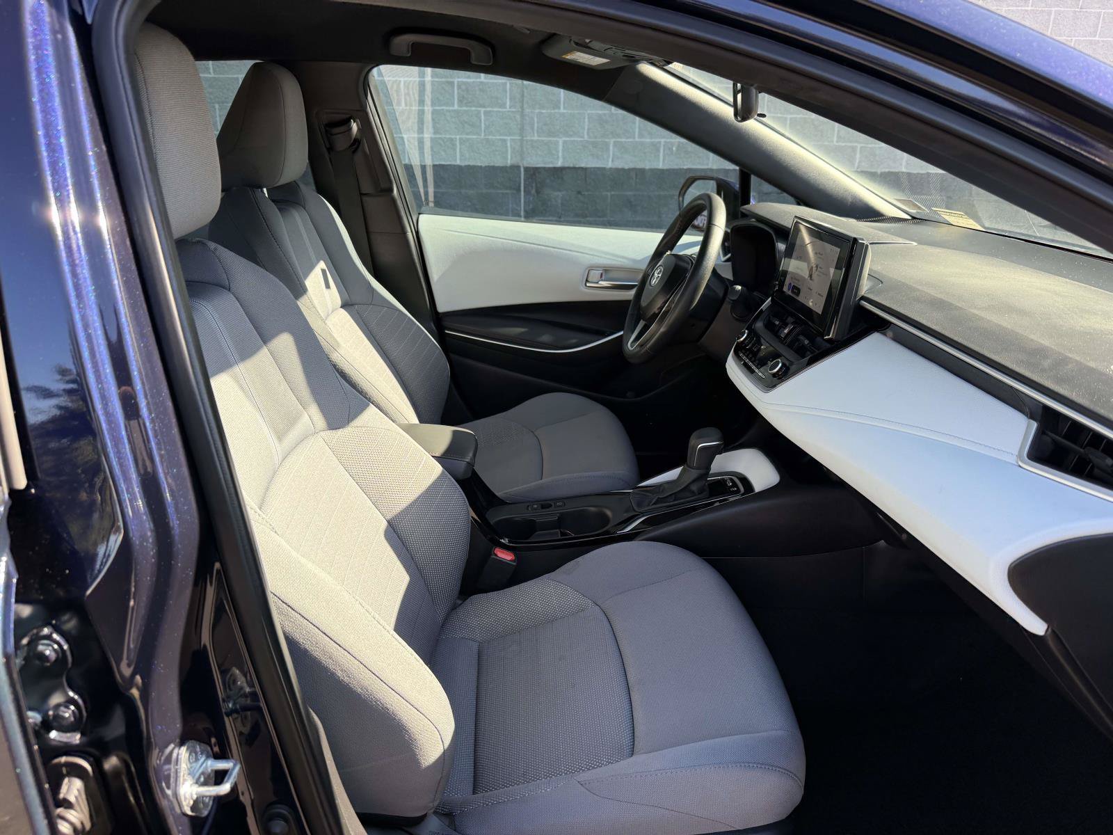 Used 2025 Toyota Corolla SE FWD image 17