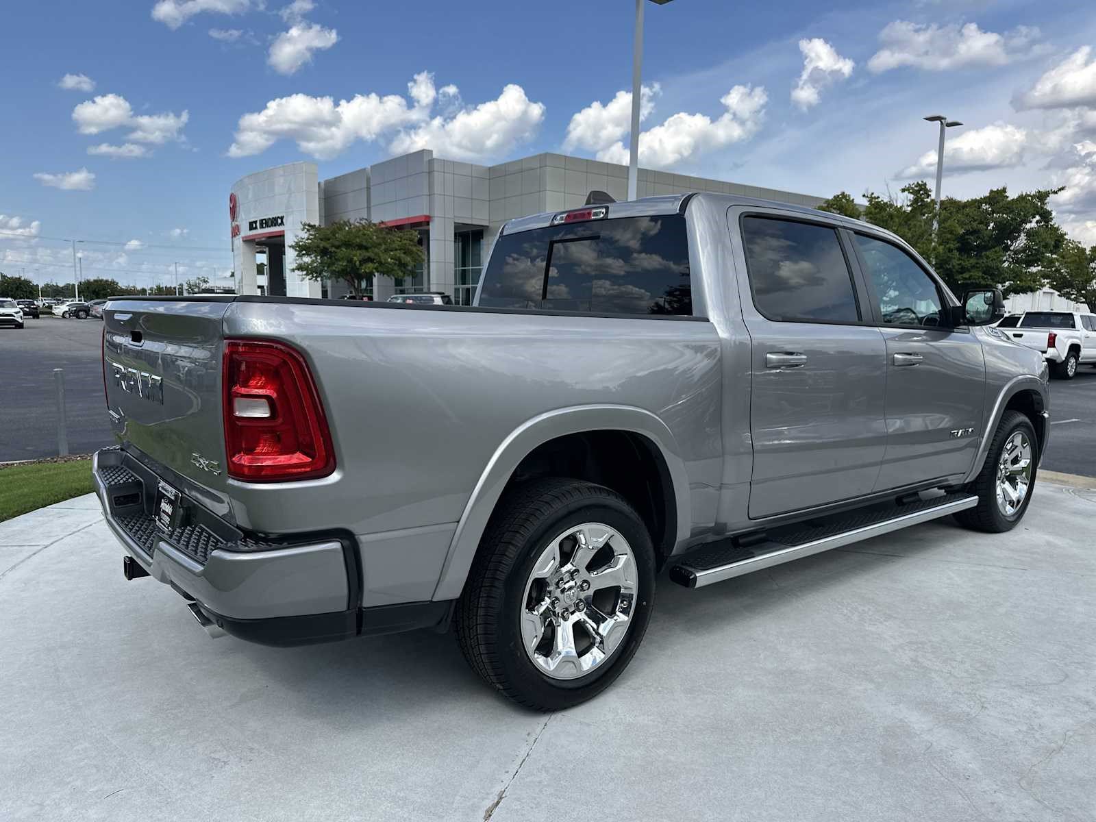 Used 2025 RAM 1500 Big Horn AWD/4WD image 10