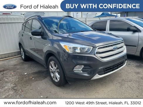 Used 2018 Ford Escape SE image 1