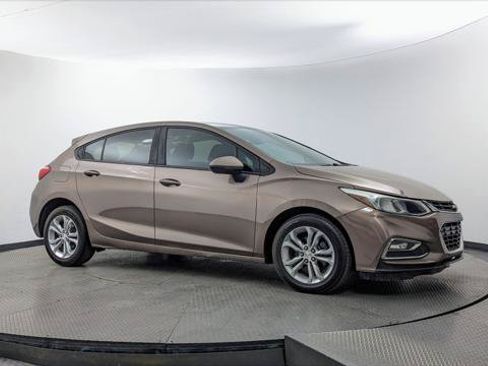 Used 2019 Chevrolet Cruze LS w/ LS Convenience Package FWD image 11