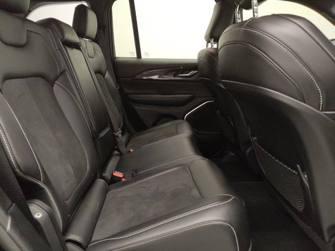 Used 2022 Jeep Grand Cherokee Altitude RWD image 19