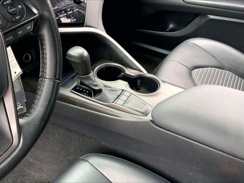 Used 2024 Toyota Camry SE image 15