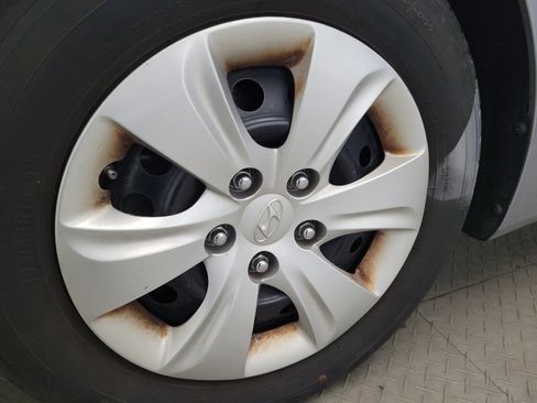 Used 2016 Hyundai Elantra SE FWD image 31