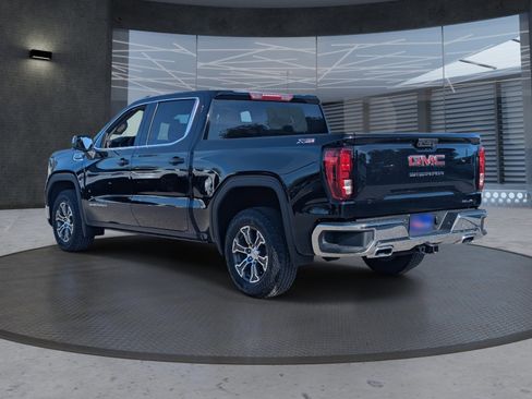 Used 2025 GMC Sierra 1500 SLE image 4