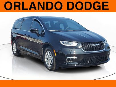 New 2026 Chrysler Pacifica Select