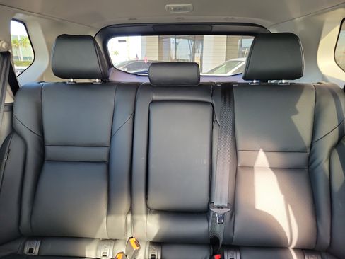 Used 2024 Nissan Rogue SV w/ SV Premium Package image 18