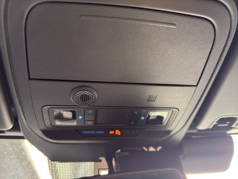 New 2025 Ford Bronco Outer Banks w/ Sasquatch Package AWD/4WD image 32