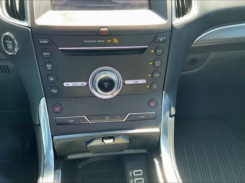 Used 2019 Ford Edge Titanium w/ Cold Weather Package AWD/4WD image 15