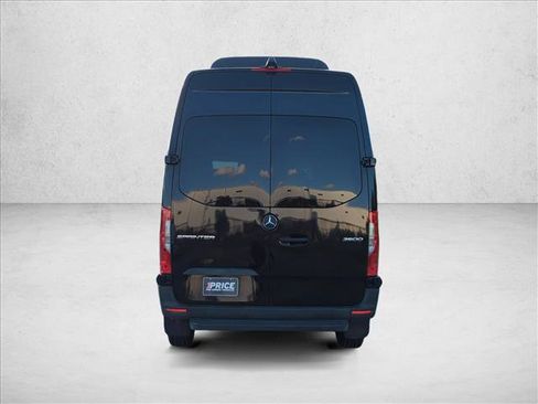 Used 2019 Mercedes-Benz Sprinter 2500 image 7