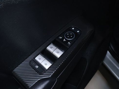 Used 2024 Mitsubishi Outlander SE image 12