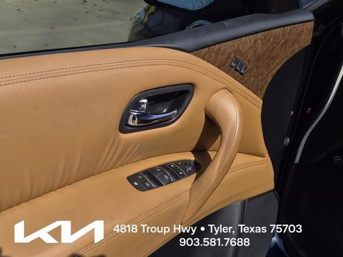 Used 2017 INFINITI QX80 Signature Edition RWD image 24