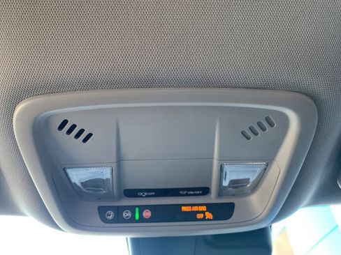 Used 2023 Chevrolet Malibu LT image 32