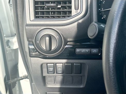 Used 2023 Nissan Titan SV w/ SV Convenience Package RWD image 10