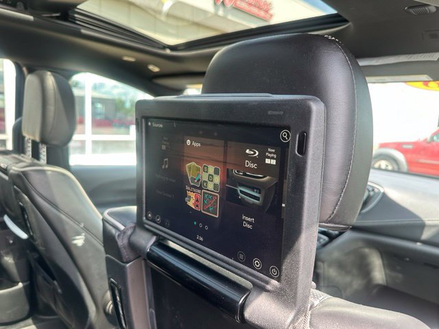 Used 2018 Chrysler Pacifica Limited w/ Advanced Safetytec Group FWD image 2