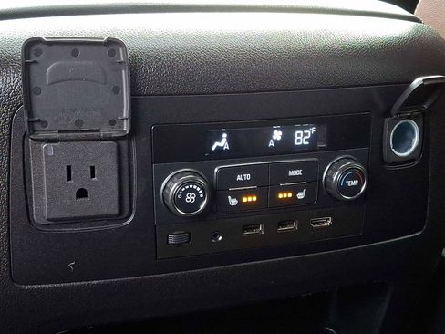 Used 2019 Chevrolet Suburban Premier w/ Premier Plus Edition image 12