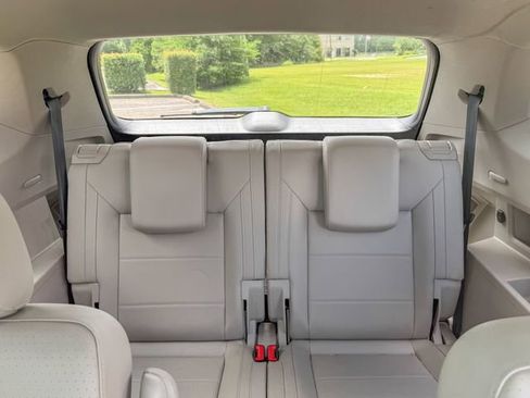 Used 2021 Volkswagen Atlas SE w/ Panoramic Sunroof Package FWD image 18