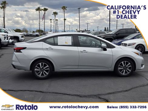 Used 2025 Nissan Versa SV FWD image 8