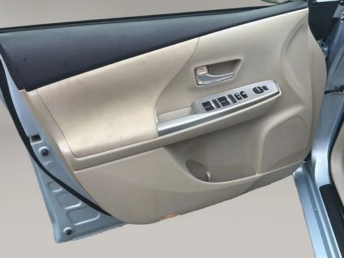 Used 2012 Toyota Prius V Two FWD image 19