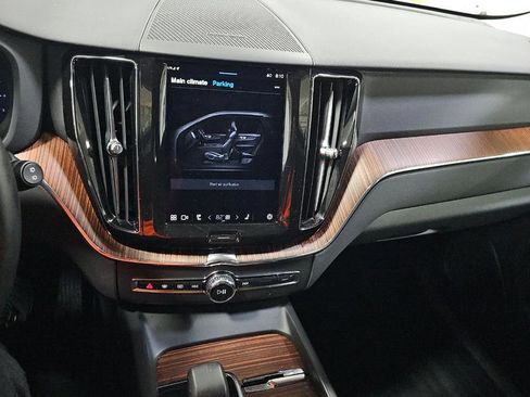 Used 2023 Volvo XC60 B5 Plus w/ Protection Package Premier image 11