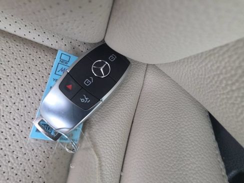 Used 2021 Mercedes-Benz C 300 4MATIC Sedan image 35