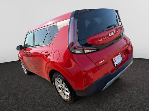 Used 2023 Kia Soul LX w/ LX Technology Package FWD image 6