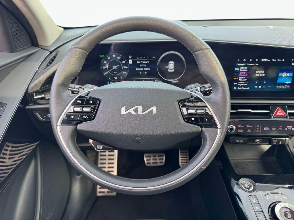 Certified 2025 Kia Niro Wave w/ Wave Preserve Package FWD image 15
