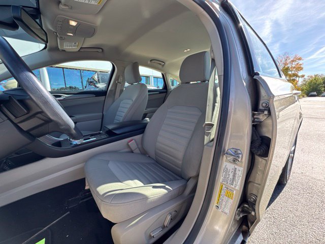 Used 2019 Ford Fusion SE FWD image 9