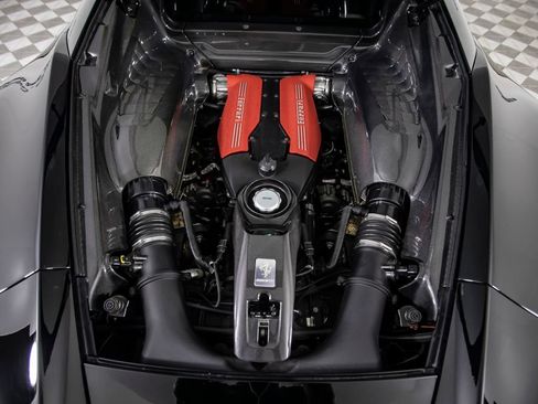 Used 2017 Ferrari 488 GTB RWD image 23