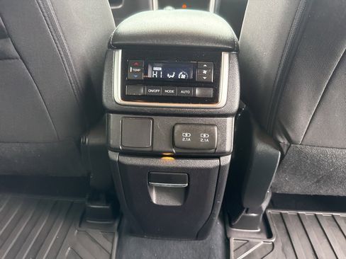 Used 2021 Subaru Ascent Premium w/ Convenience Package image 27