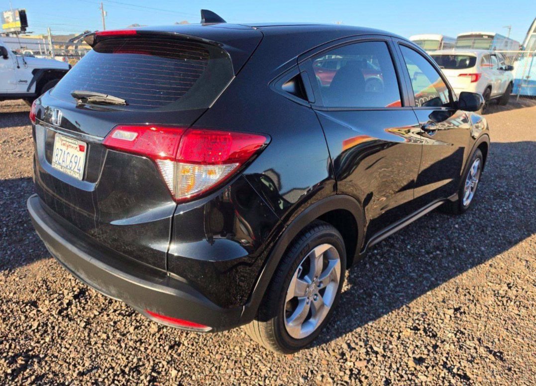 Used 2022 Honda HR-V LX image 2