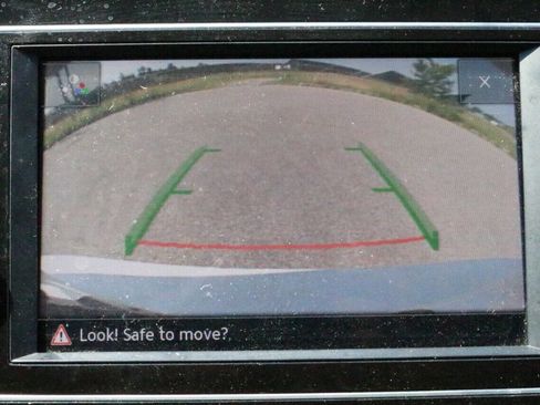 Used 2020 Volkswagen Tiguan S image 25