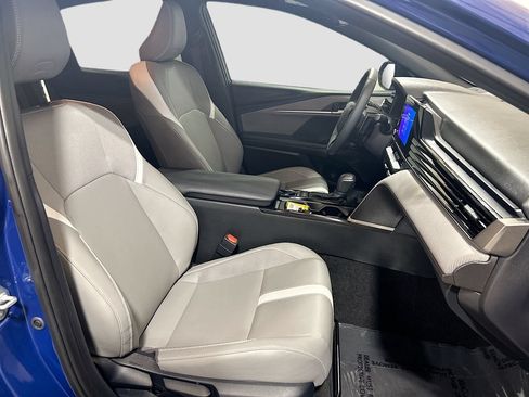 Used 2025 Toyota Camry SE w/ Convenience Package FWD image 24