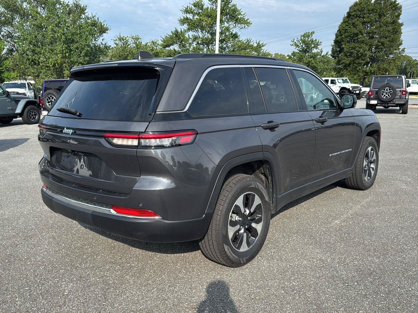 Used 2024 Jeep Grand Cherokee Limited 4xe AWD/4WD image 6