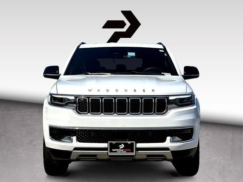 Used 2024 Jeep Wagoneer L Series II w/ Flexible Seating Group RWD image 3