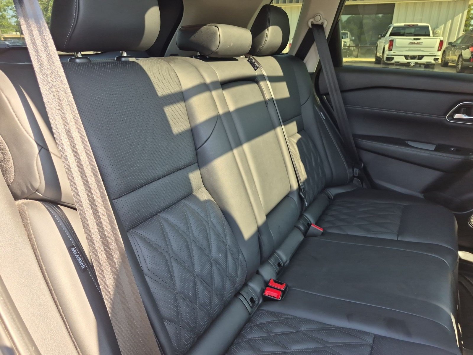 Used 2025 Nissan Rogue Platinum FWD image 27