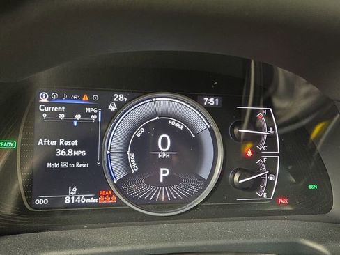 Certified 2025 Lexus ES 300h F Sport image 18