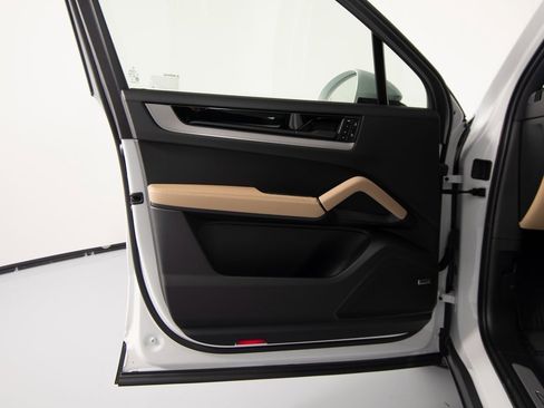 New 2026 Porsche Cayenne image 10